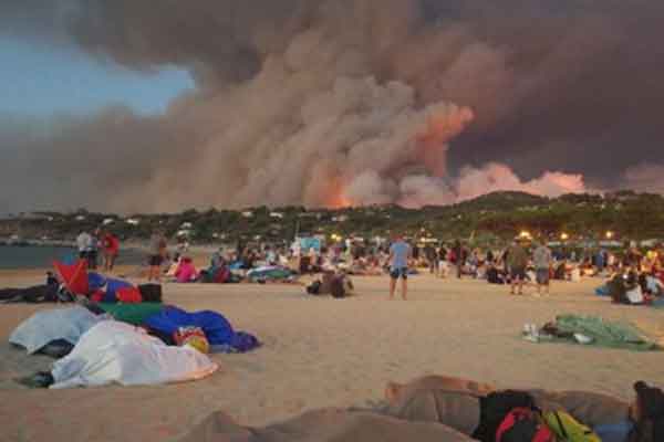 Στις φλόγες θέρετρα της νότιας Γαλλίας: Απομακρύνονται 12.000 άνθρωποι