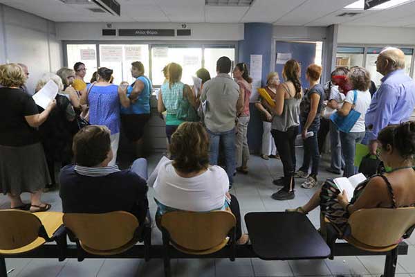 ΔΝΤ: Οι μισοί Ελληνες δεν πληρώνουν ούτε ένα ευρώ φόρο