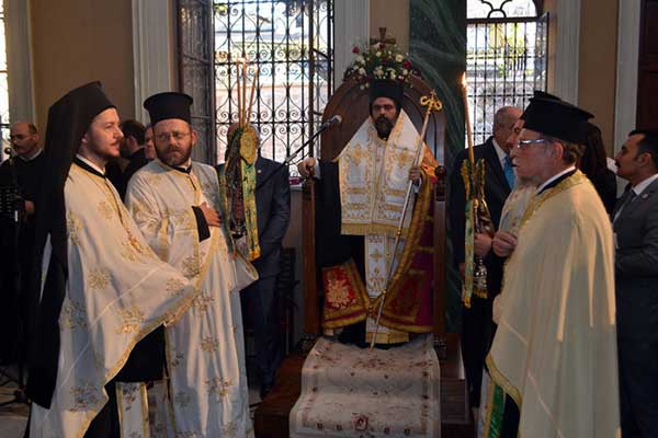 Ιστορική ενθρόνιση Μητροπολίτη στη Σμύρνη πρώτη φορά μετά από 94 χρόνια
