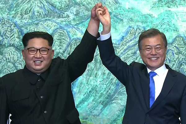 Ιστορική στιγμή: Τέλος ο πόλεμος, τέλος τα πυρηνικά λένε Βόρεια και Νότια Κορέα