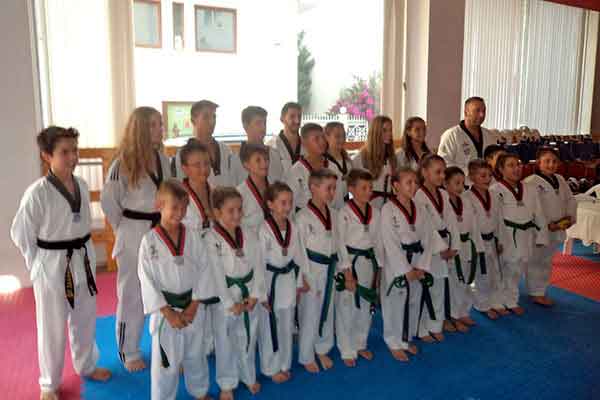 Α.Σ.Taekwondo "ΠΕΛΟΨ" Πύργου: Με επιτυχία οι εξετάσεις για την απονομή έγχρωμων ζωνών [PHOTOS]