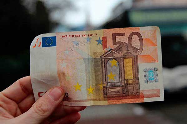 Τέλος το χαρτονόμισμα των 50 ευρώ! Έρχεται καινούργιο