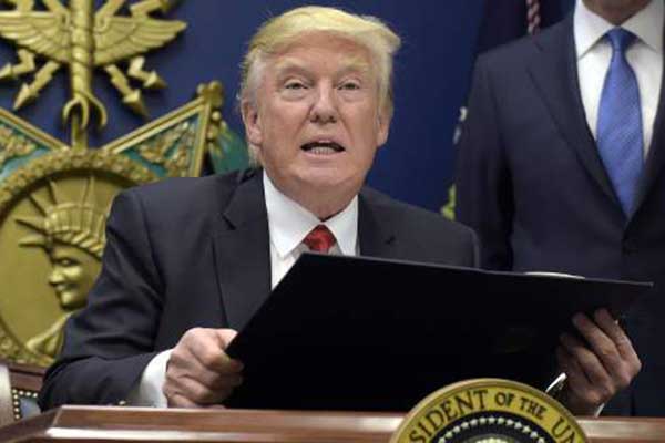 Νέο διάταγμα Τραμπ -Βάζει «φρένο» στην υποδοχή μουσουλμάνων μεταναστών και προσφύγων