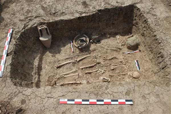General-view-of-burial