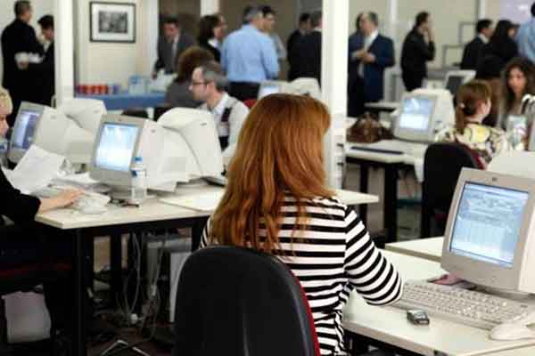 Ο Ελληνας δουλεύει 203 ημέρες τον χρόνο για να πληρώνει εφορία και ασφαλιστικά ταμεία 