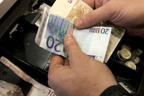 Εφοριακοί με καταθέσεις -μαμούθ εντοπίσθηκαν από ελέγχους στα «πόθεν έσχες» τους