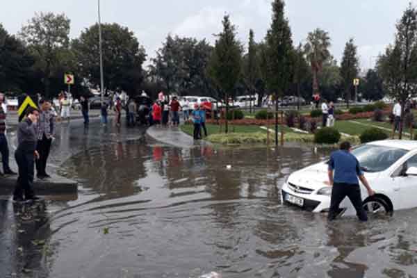 Βίντεο-σοκ: Χαλάζι σε μέγεθος αυγού χτυπά την Κωνσταντινούπολη -Εικόνες άνευ προηγουμένου [βίντεο] 