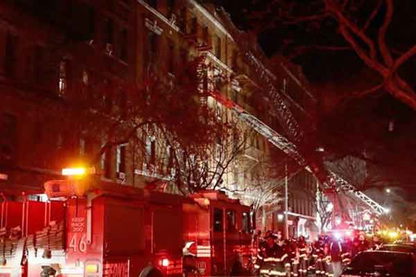 Νέα Υόρκη: 12 νεκροί, ανάμεσά τους και ένα βρέφος, από πυρκαγιά σε πολυκατοικία στο Μπρονξ