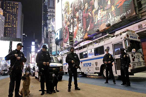 Ο ISIS απειλεί: Πλανήτης-«φρούριο» υπό τον φόβο χτυπήματος στις γιορτές