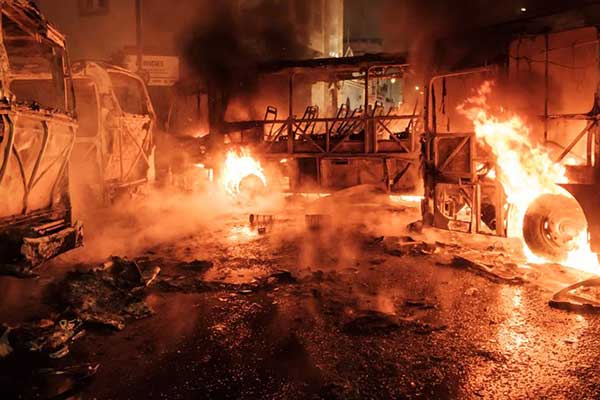 Στο χάος η Βραζιλία: Παρέλυσε όλη η χώρα από τις διαδηλώσεις και τα επεισόδια