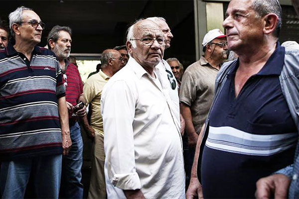 Σοκ και δέος για χιλιάδες συνταξιούχους: Από 810 ευρώ πήραν 420