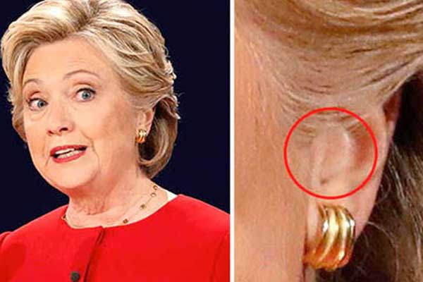 Χαμός με το ακουστικό(;) που φορούσε η Χίλαρι στο ντιμπέιτ
