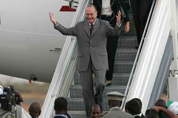 Ο Ζακ Σιράκ, το αεροπλάνο των οργίων και οι καυτές ερωμένες