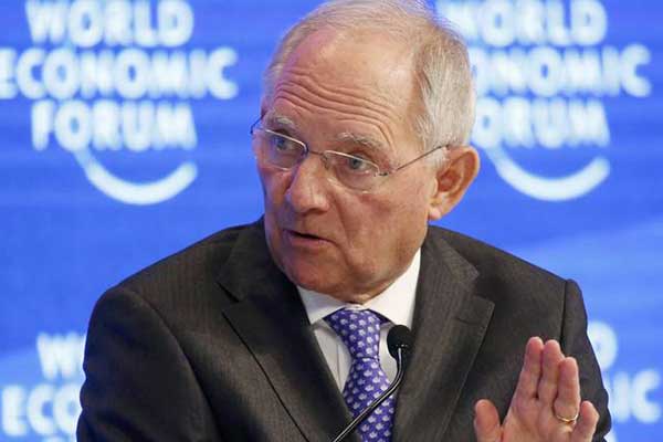 «Βόμβα» Σόιμπλε: Περιμένω και μέχρι τον Ιούνιο για να κλείσει η αξιολόγηση