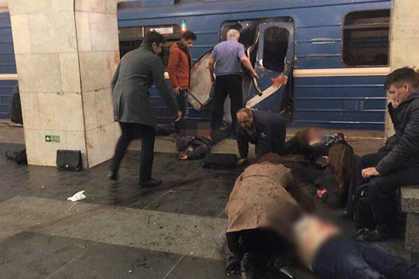 Εκρήξεις στο μετρό της Αγ. Πετρούπολης -10 νεκροί & τουλάχιστον 50 τραυματίες  Πηγή: Εκρήξεις στο μετρό της Αγ. Πετρούπολης -10 νεκροί & τουλάχιστον 50 τραυματίες