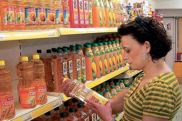 Πλημμύρισαν την αγορά με ελαιόλαδο-μαϊμού - "Καμπανάκι" από τον ΕΦΕΤ για όργιο νοθείας