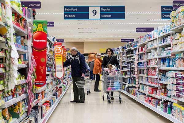 «Ζούγκλα» η αγορά εργασίας: Κουπόνια αντί μισθού και προσλήψεις μέσω... Βουλγαρίας!