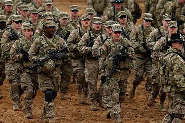 ΗΠΑ: Από 1η Ιανουαρίου και οι διεμφυλικοί θα μπορούν να καταταγούν στον αμερικανικό στρατό