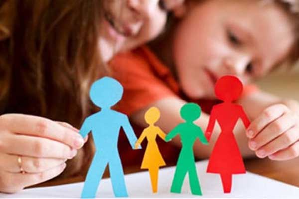 Οικογενειακό επίδομα – Μισή η δόση – Τσεκούρι στα χρήματα