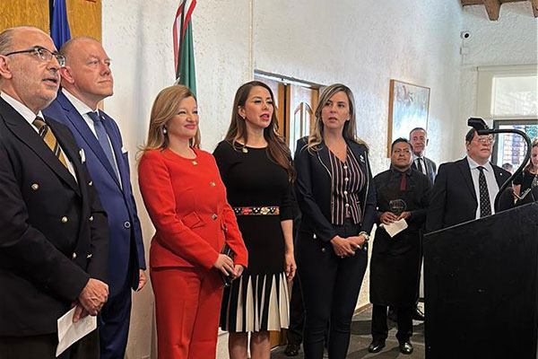 stin ethniki eorti mexico