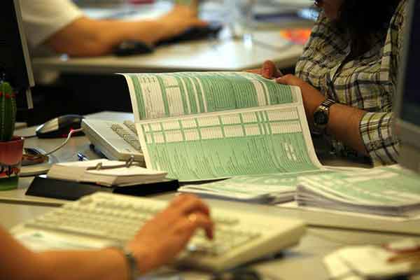 Καμία παράταση για τις φορολογικές δηλώσεις λέει το υπ. Οικ.