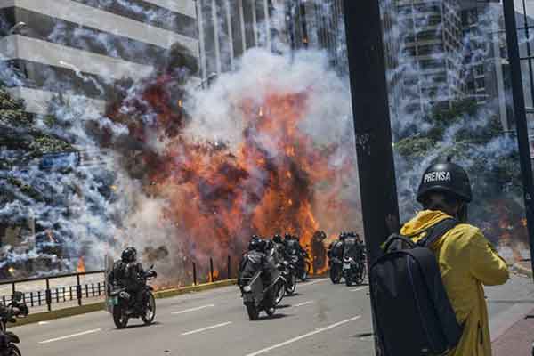 Με το αίμα δέκα ανθρώπων «βάφτηκαν» οι κάλπες στη Βενεζουέλα