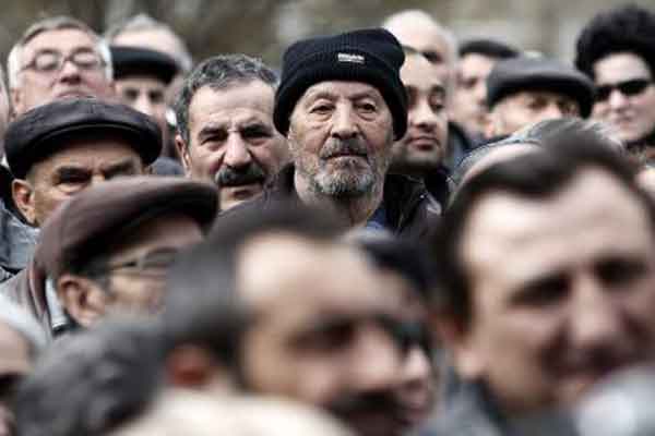 Δυσοίωνες προβλέψεις: Μείωση και γήρανση του ελληνικού πληθυσμού με γρήγορους ρυθμούς