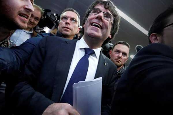 Σφίγγει ο κλοιός για τον Πουτζδεμόν - Εκδόθηκε το ευρωπαϊκό ένταλμα σύλληψης