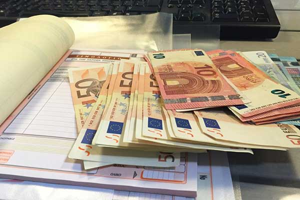 Παίρνουν πίσω το νόμο Κατρούγκαλου για τα μπλοκάκια