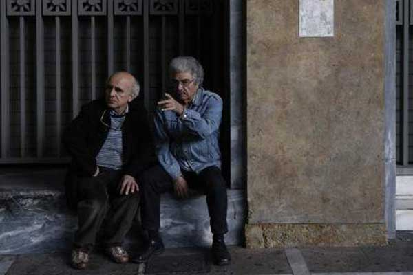 Σύνταξη από τα 50 έτη για 150.000 εργαζόμενους σε ΔΕΚΟ και τράπεζες