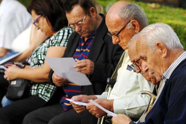 Σύνταξη στα 55 έως 59,5 έτη "κλειδώνουν" όσοι έχουν ένσημα πριν το 1993