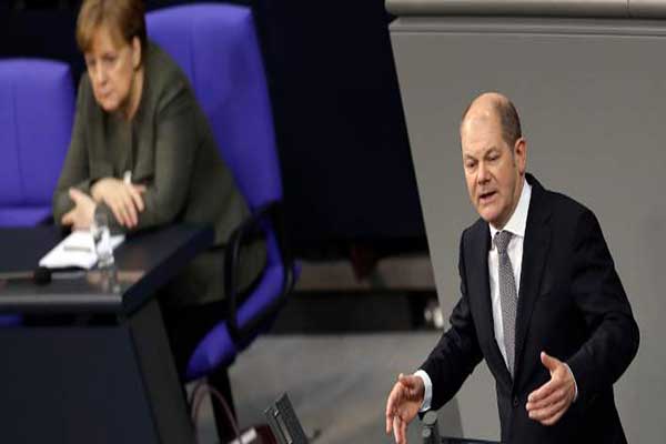 Handelsblatt: Η ελάφρυνση του χρέους θα κοστίσει στους Ελληνες φορολογούμενους