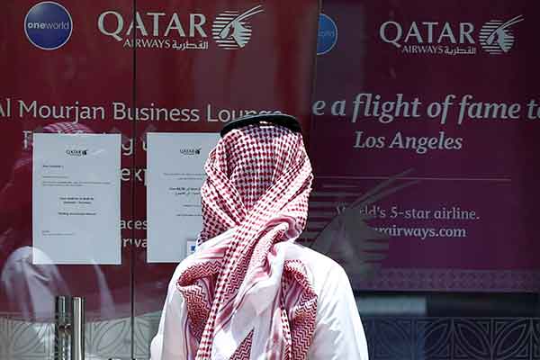 Κατάρ: Μέσα σε μια νύχτα έγινε κράτος - τρομοκράτης! Τι σημαίνει για χιλιάδες Έλληνες που εργάζονται εκεί