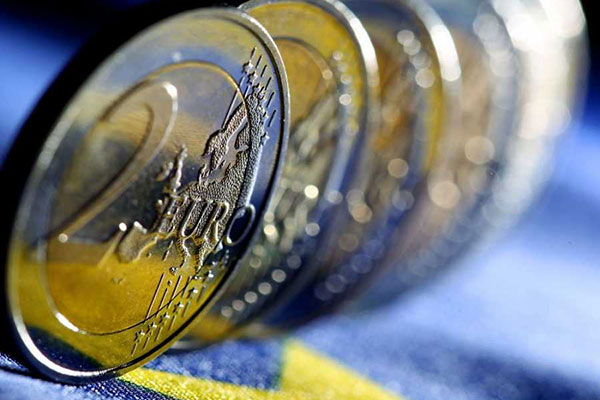 Έβαλαν «χαράτσι» στα οικογενειακά επιδόματα του ΟΓΑ