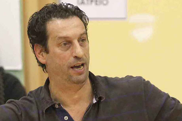 Ντίνος Καλαμπάκος: Από το Παγκράτι στον Κόροιβο !!