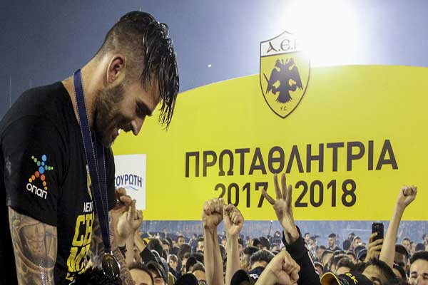 Πρωταθλήτρια η ΑΕΚ! Η φιέστα της Ένωσης στη Ριζούπολη [εικόνες]