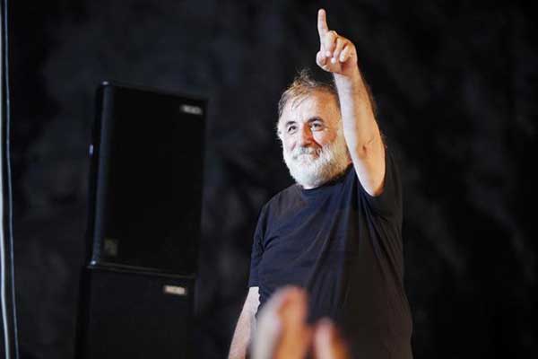 Συγκλονίζει ο Θάνος Μικρούτσικος: Καρκίνε, τα έβαλες με λάθος άνθρωπο