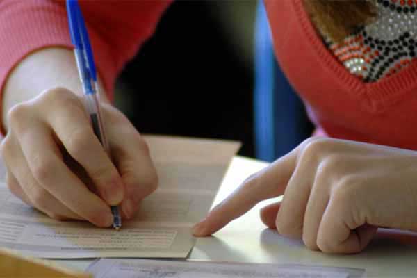 Πανελλαδικές 2017: Νεοελληνική Γλώσσα (ΕΠΑΛ) - Ο σχολιασμός των θεμάτων