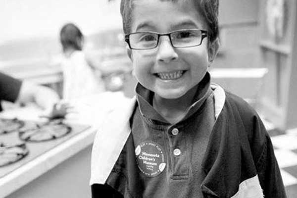 Σοκ: Άφησαν τον εφτάχρονο γιο τους να πεθάνει επειδή «δεν συμπαθούν τους γιατρούς»