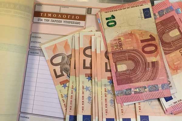 Στον αέρα η φορολογία και οι εισφορές για τα «μπλοκάκια»