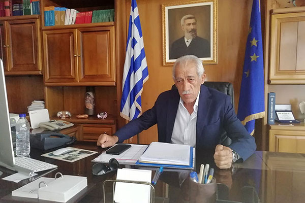 Φωτο γραφειο