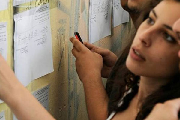 «Ασανσέρ» οι φετινές βάσεις - Οι αλλαγές στο σύστημα των εξετάσεων αλλάζουν το τοπίο