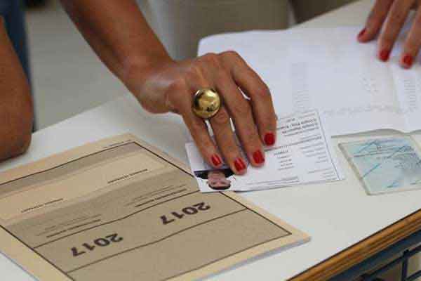 Πανελλαδικές 2017: Πρεμιέρα για τους υποψηφίους στα ΓΕΛ με Νεοελληνική Γλώσσα