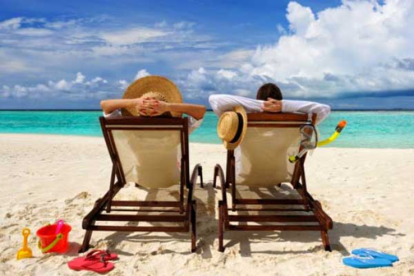 ΟΑΕΔ: Διπλάσιες διακοπές για όσους επιλέξουν νησιά του Αιγαίου που φιλοξενούν πρόσφυγες