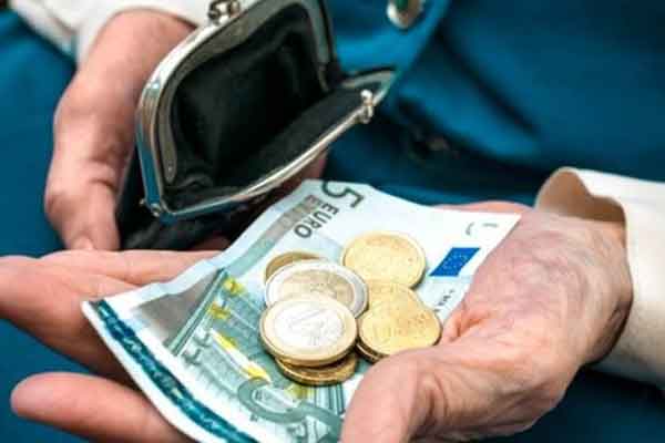 Συντάξεις: Τα όρια ηλικίας συνταξιοδότησης σε Δημόσιο, ΔΕΚΟ, Τράπεζες, ΙΚΑ, ΟΑΕΕ, ΕΤΑΑ