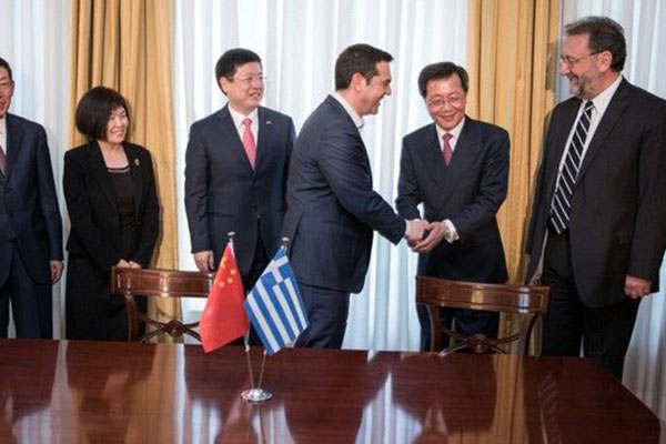 Στην COSCO το 67% του ΟΛΠ. Έπεσαν οι υπογραφές της συμφωνίας