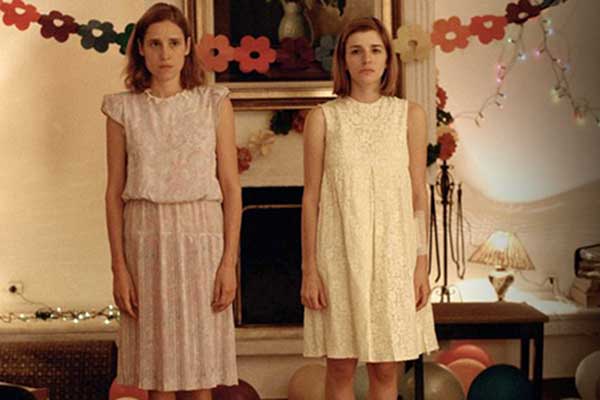 «Έσβησε» στα 30 της χρόνια η πρωταγωνίστρια του «Κυνόδοντα» Μαίρη Τσώνη