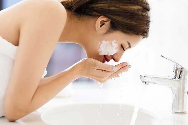 Δέρμα: Τα κυριότερα λάθη που κάνουμε στη φροντίδα του