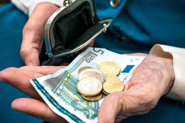 Μειώσεις 21% στις συντάξεις των τραπεζικών υπαλλήλων -Ποιους αφορά